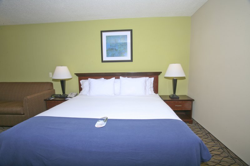 Holiday Inn Express & Suites ROSEVILLE - Harper Woods, MI