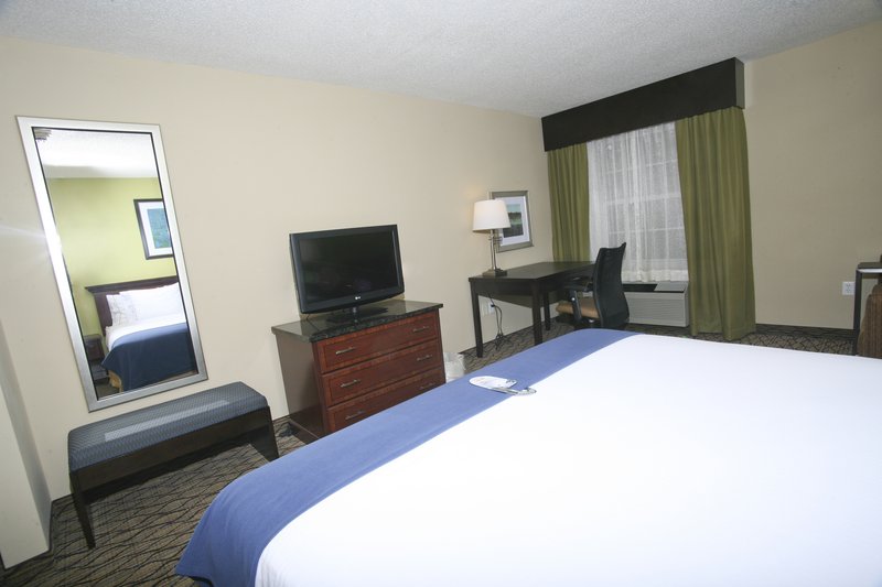 Holiday Inn Express & Suites ROSEVILLE - Harper Woods, MI