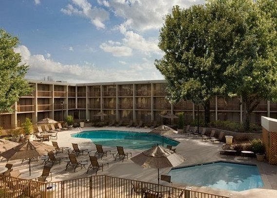 Clarion Hotel Medical Center-Midtown - Little Rock, AR