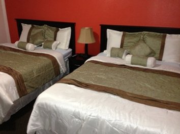 Laci's Country Inn - Knob Noster, MO