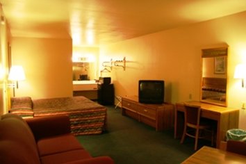 Riata Inn - Crystal City, TX