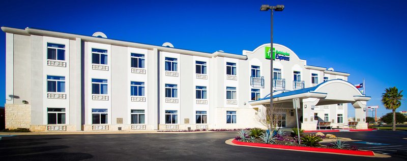 Holiday Inn Express & Suites BASTROP - Bastrop, TX
