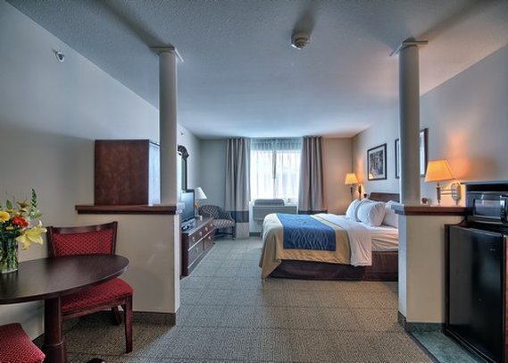 Comfort Inn & Suites - Fremont, OH