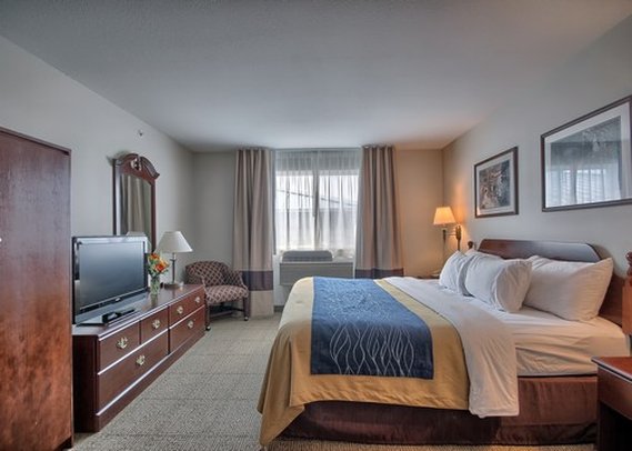 Comfort Inn & Suites - Fremont, OH
