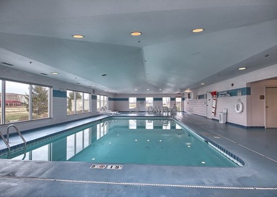 Comfort Inn & Suites - Fremont, OH