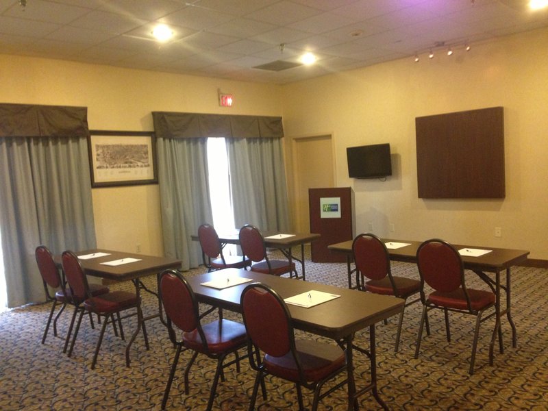 Holiday Inn Express & Suites WAYNESBORO-ROUTE 340 - Waynesboro, VA