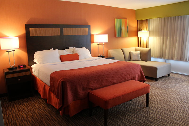 Holiday Inn Danbury-Bethel @ I-84 - Danbury, CT