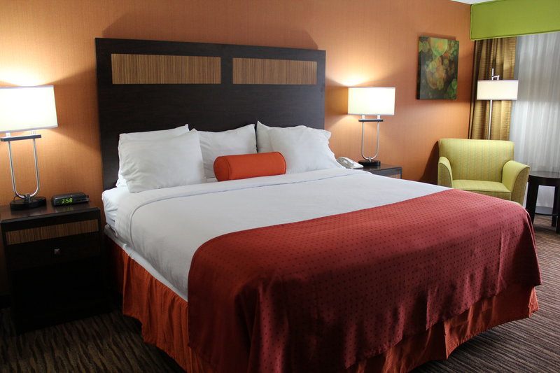 Holiday Inn Danbury-Bethel @ I-84 - Danbury, CT