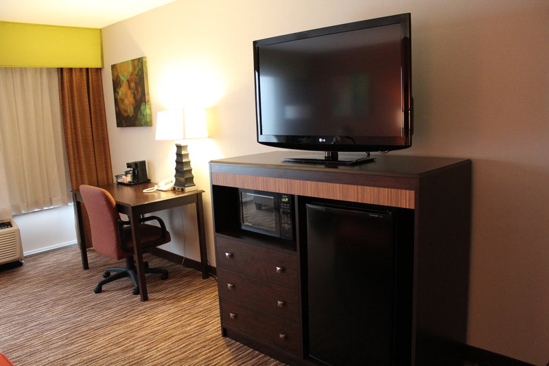 Holiday Inn Danbury-Bethel @ I-84 - Danbury, CT
