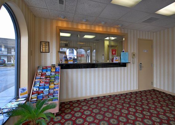 Econo Lodge - Chesapeake, VA