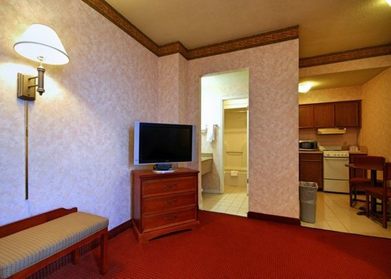 Econo Lodge - Chesapeake, VA