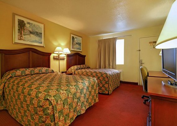 Econo Lodge - Chesapeake, VA