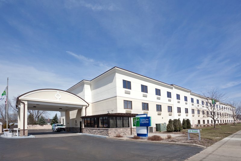 Holiday Inn Express CLEVELAND AIRPORT - BROOK PARK - Brook Park, OH