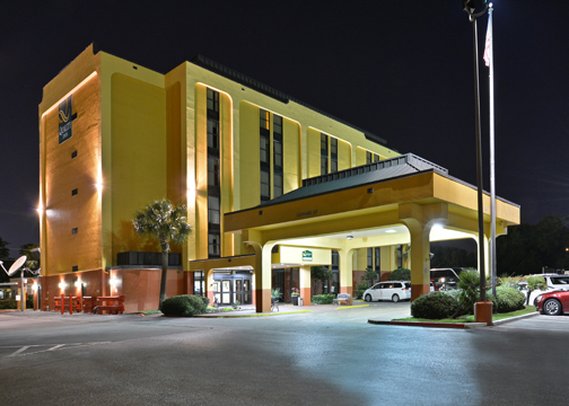 Baymont Inn & Suites Conroe/The Woodlands - Conroe, TX