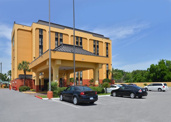 Baymont Inn & Suites Conroe/The Woodlands - Conroe, TX
