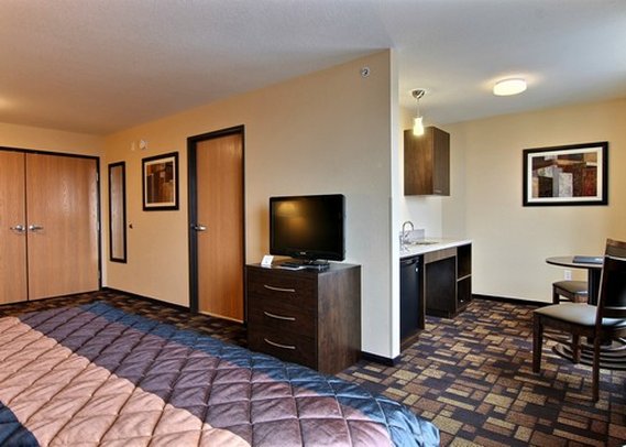 Quality Inn & Suites - Minot, ND