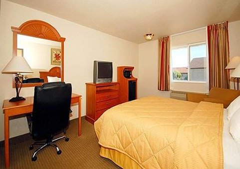 Quality Inn - Huron, SD