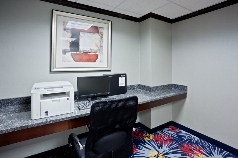 Holiday Inn Express CLEVELAND AIRPORT - BROOK PARK - Brook Park, OH