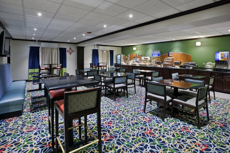 Holiday Inn Express CLEVELAND AIRPORT - BROOK PARK - Brook Park, OH