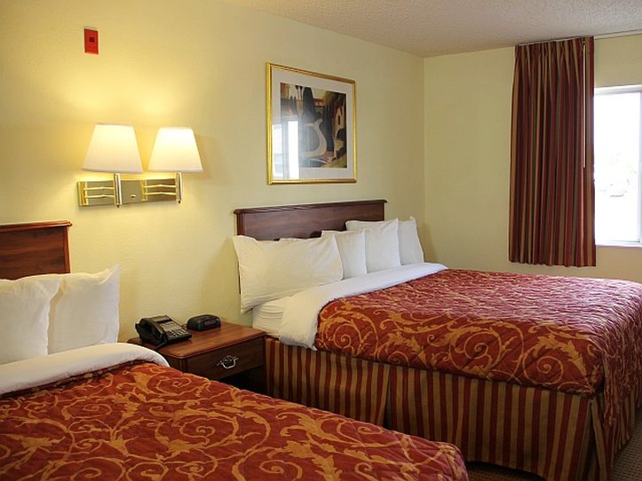 Econo Lodge Space Center - Cocoa, FL