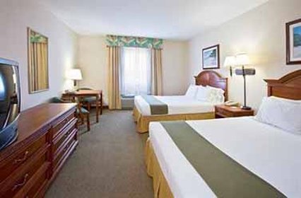 Holiday Inn Express Hotel & Suites West of Theme Park Area - Clermont, FL