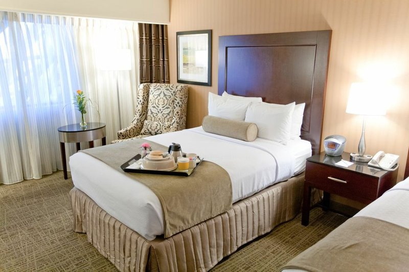 Crowne Plaza ST. LOUIS AIRPORT - Bridgeton, MO