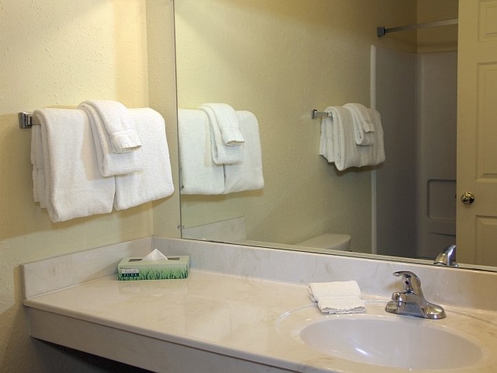 Econo Lodge Space Center - Cocoa, FL