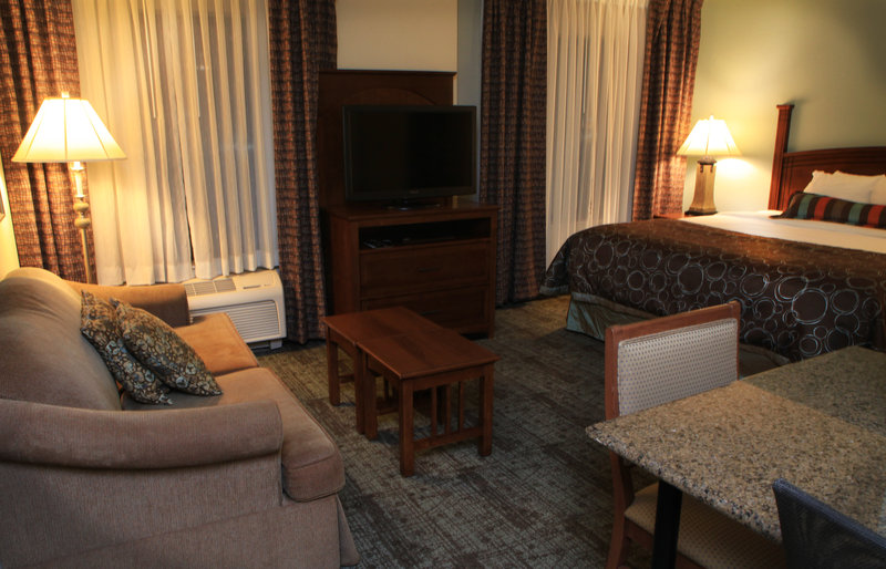 Staybridge Suites-Columbia-Hwy - Columbia, MO
