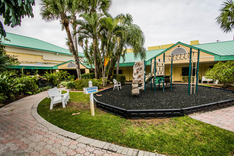 Comfort Inn & Suites Port Canaveral Area - Cocoa Beach, FL