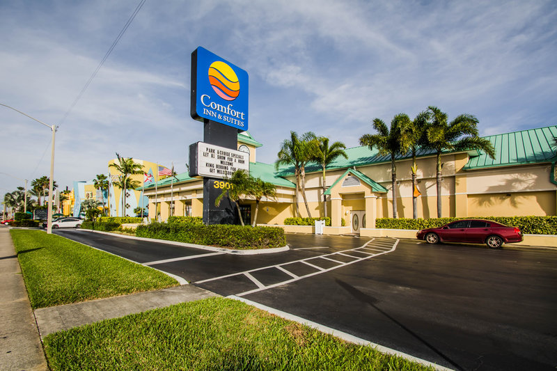 Comfort Inn & Suites Port Canaveral Area - Cocoa Beach, FL