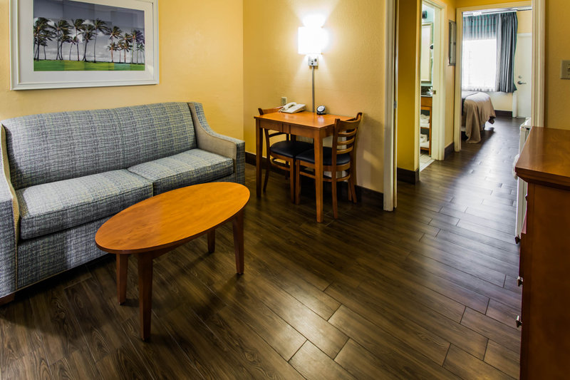 Comfort Inn & Suites Port Canaveral Area - Cocoa Beach, FL