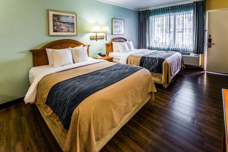 Comfort Inn & Suites Port Canaveral Area - Cocoa Beach, FL