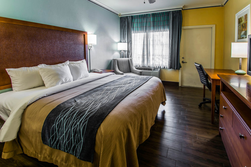 Comfort Inn & Suites Port Canaveral Area - Cocoa Beach, FL