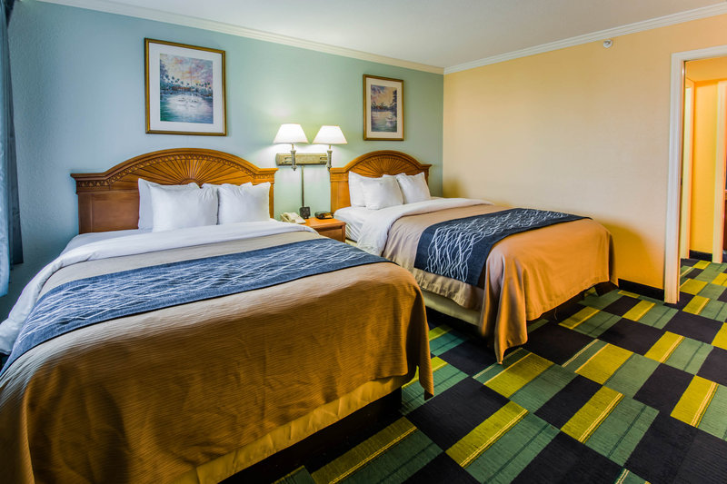 Comfort Inn & Suites Port Canaveral Area - Cocoa Beach, FL