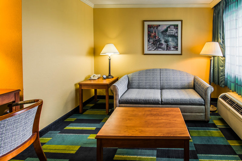 Comfort Inn & Suites Port Canaveral Area - Cocoa Beach, FL