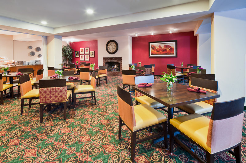 Holiday Inn Hotel & Suites NASHUA - Nashua, NH