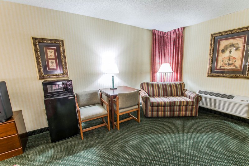 Econo Lodge - Macclenny, FL