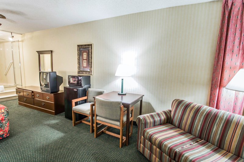 Econo Lodge - Macclenny, FL
