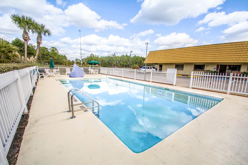 Econo Lodge - Macclenny, FL