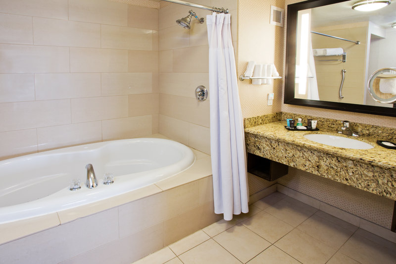 Crowne Plaza Anchorage-Midtown - Anchorage, AK