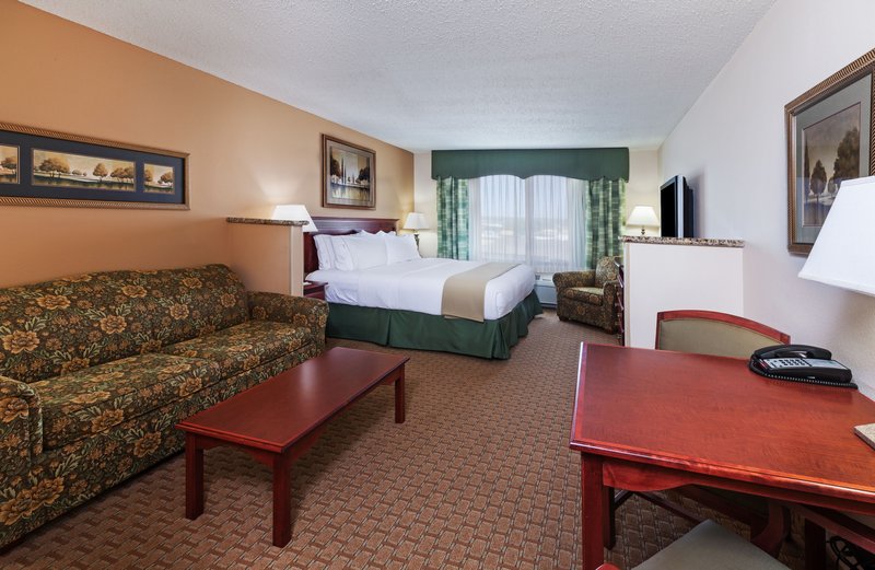 Holiday Inn Express & Suites Selma - Schertz, TX