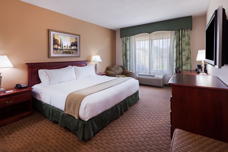 Holiday Inn Express & Suites Selma - Schertz, TX