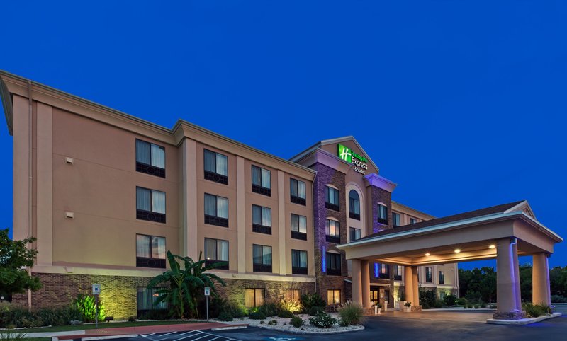 Holiday Inn Express & Suites Selma - Schertz, TX