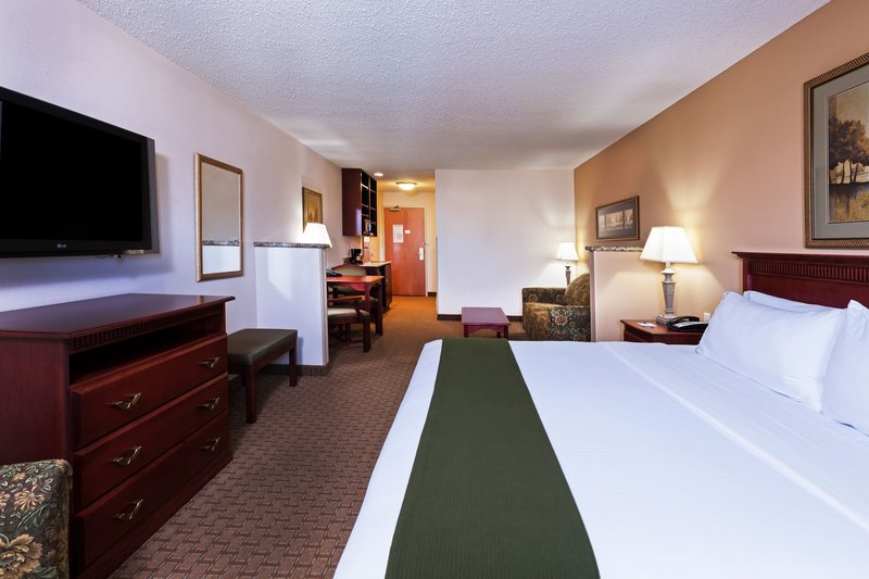 Holiday Inn Express & Suites Selma - Schertz, TX