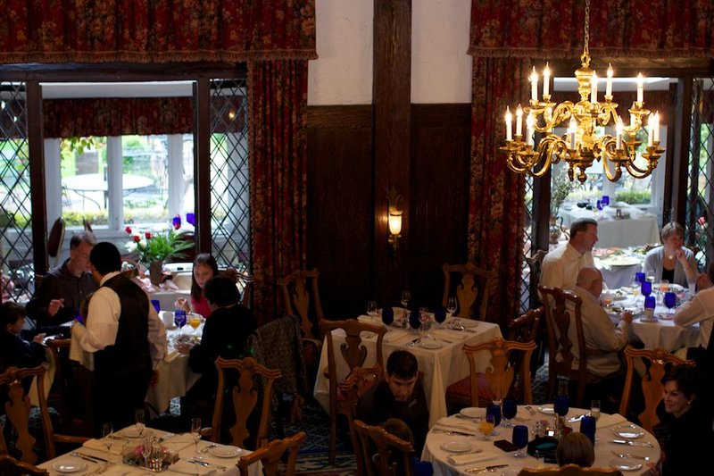 Deer Path Inn - Lake Forest, IL