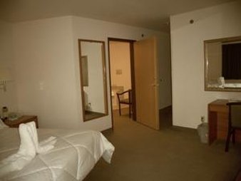 Maxfield's Inn - Edmore, MI