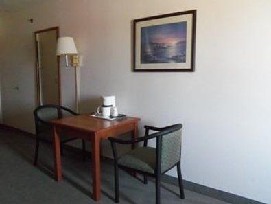 Maxfield's Inn - Edmore, MI