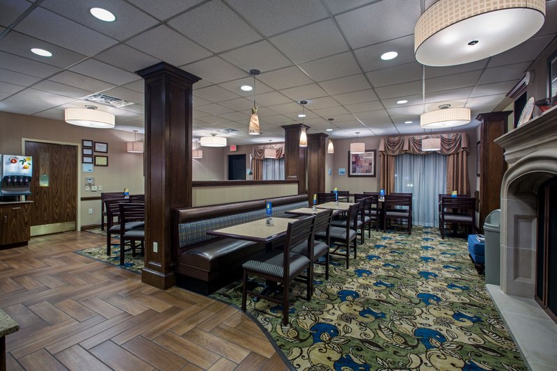 Holiday Inn Express MEADVILLE (I-79 EXIT 147A) - Springboro, PA