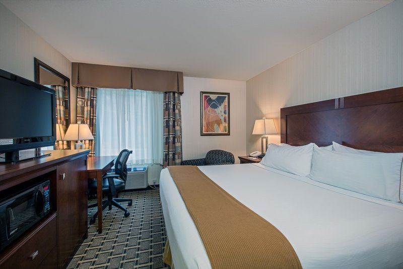 Holiday Inn Express MEADVILLE (I-79 EXIT 147A) - Springboro, PA