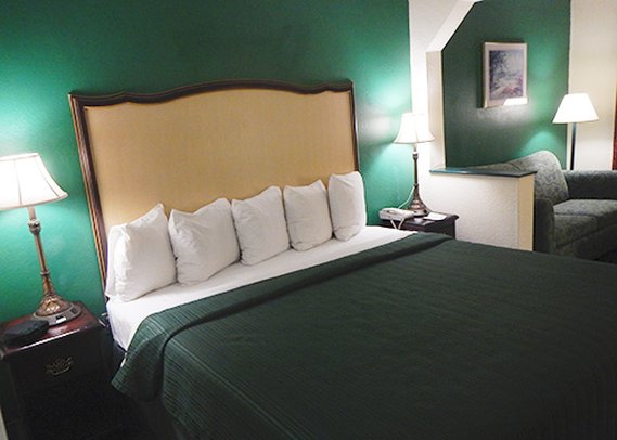 Quality Inn - Byron, GA